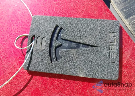 2018 Tesla Model 3 Long Range/Mid Range z USA, uszkodzony, nr VIN 5YJ3E1EA5JF011035